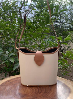Mateira Ágata em Material Sintético